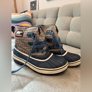 Sorel Winter Boots Size 7 Navy/Plaid